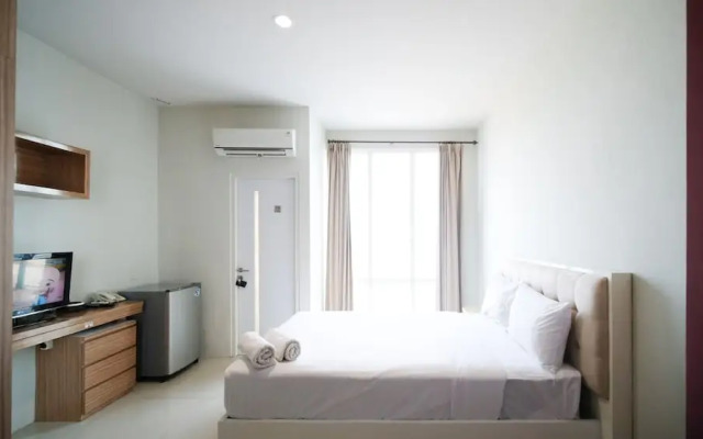 Best Choice And Homey Studio At The Square Apartment