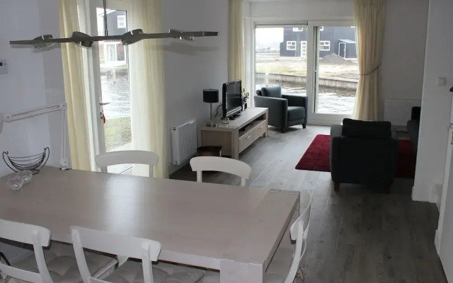 Comfortable Villa With Combi-microwave, Near Terherne