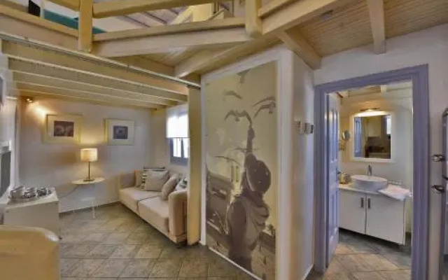 Ivi Mykonean Suites