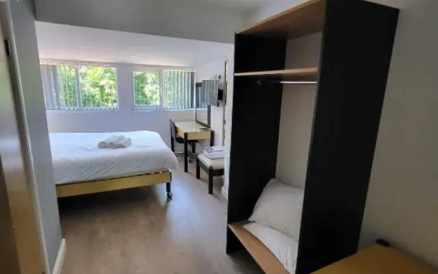 Avenue Apartments