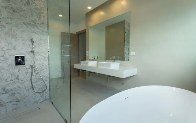 3BR Villa Hill Views Saltwater Pool V133