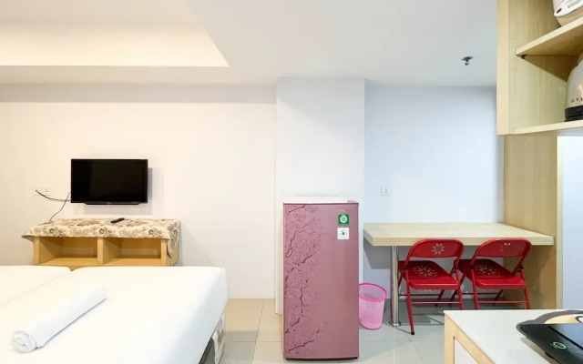 Homey And Cozy Studio At De Prima Apartment
