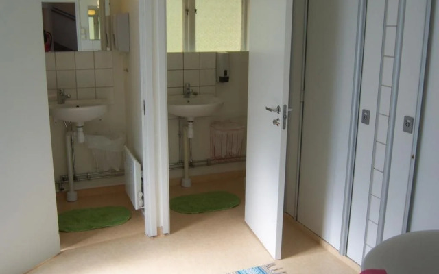 Vandrarhemmet Mangelgården - Hostel