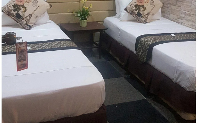 Roy's Cabin Suites