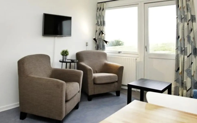 Beachfront Retreat E, 2 Bedrooms, Sea View