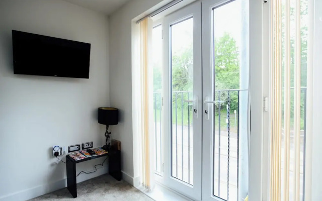 Cloud 89 Service Apartments