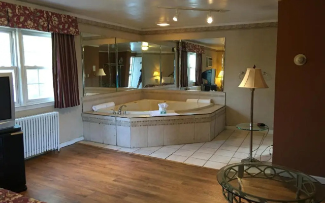 Colonie inn and Suites