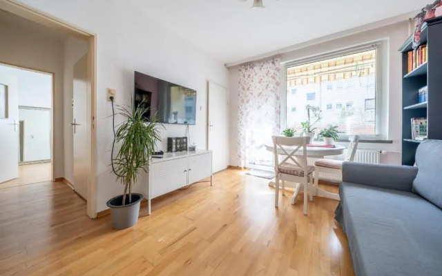 ID 7030 - Private Apartment
