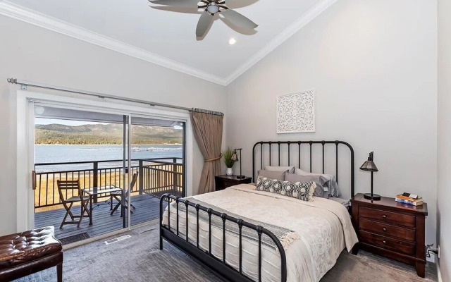 029 Lakefront Luxury Home
