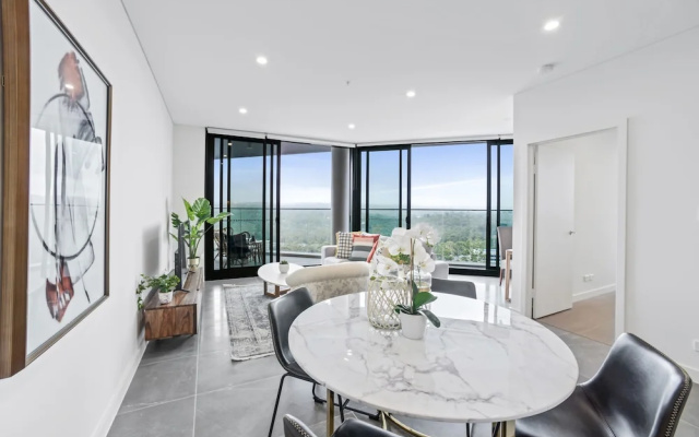 HomeHotel-Ultra Luxury 2 Bedroom next to Mall & Train