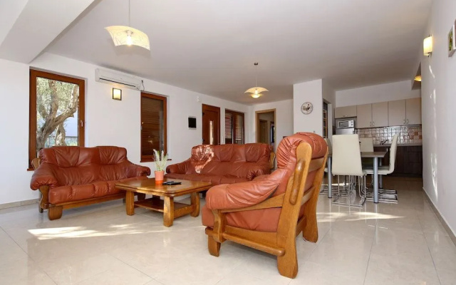 Be-Bu-Mar Apartments