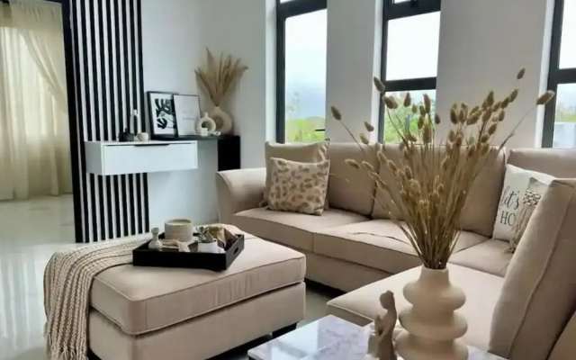 Apt - Sleeps 4 - Balcony - Pool - Parking
