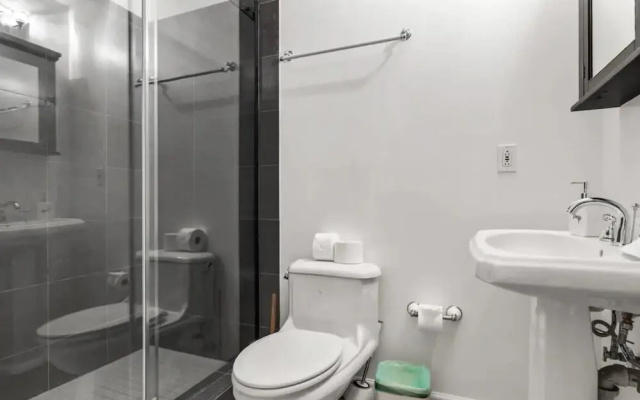 H St DC Haven 3-br Homestay