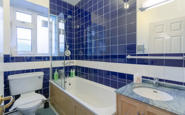 Whitechapel 2 Bedroom Flat