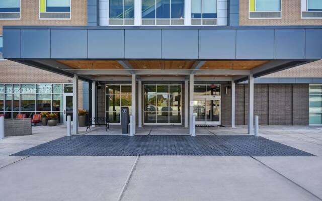 Отель Home2 Suites by Hilton Columbus Downtown вид на фасад