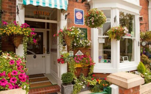 Отель Binton Guest House Великобритания, Файли - отзывы, цены и фото номеров - забронировать отель Binton Guest House онлайн вид на фасад