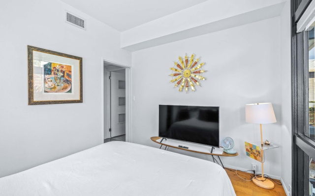 Mid Century Modern Weekly Winter Rates!