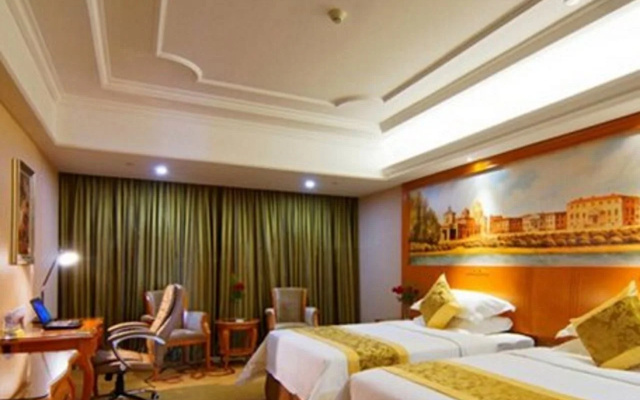 Vienna International Hotel Guigang Hecheng Road Branch