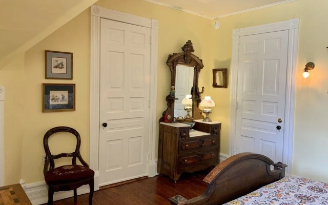 The Dolon House Bed and Breakfast
