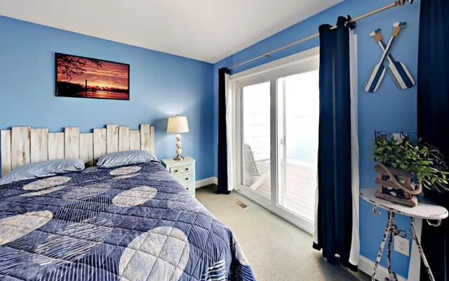 Put-in-Bay Waterfront Condo #209