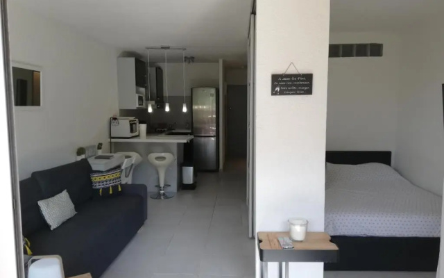 Le Corinthe studio apartment