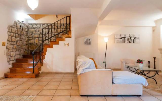 Villa Moyria by MediterraneanVillas