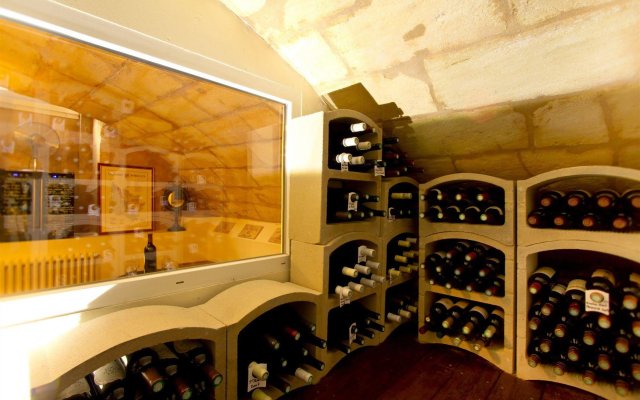 Au Coeur de Bordeaux - Chambres d'hôtes et Cave à vin 1