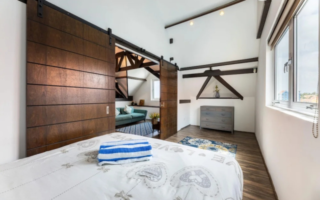 Charming Harbour Home at Historic Handelskade