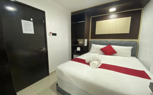 Red Velvet Inn Hotel
