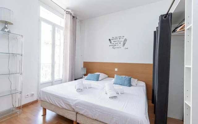 2 Bdrs Downtown & AC - 3 minutes to the Palais