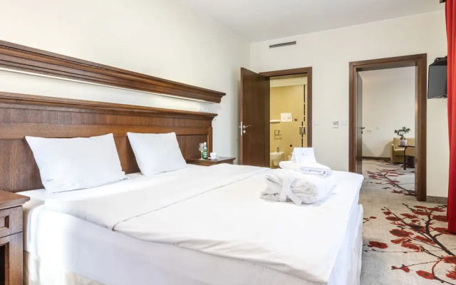 Crocus Hotel