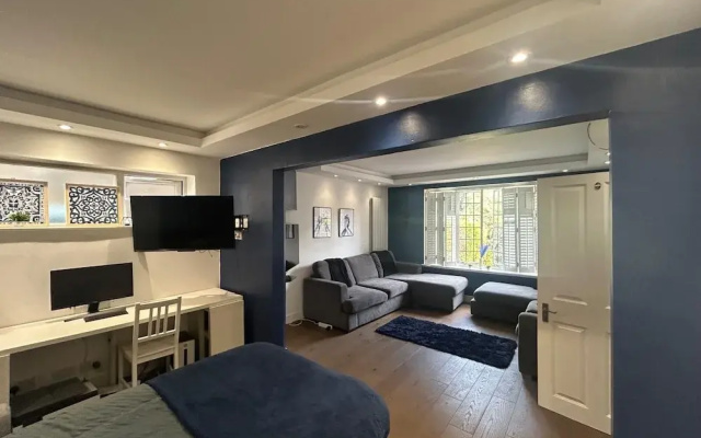 SUPERB SNUG studio sleeps 2 south london