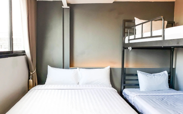 Lux Rooms Night Bazaar