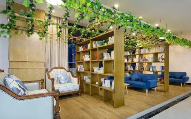 Xiaolu Chenke Boutique Hotel (Haikou Meilan International Airport)
