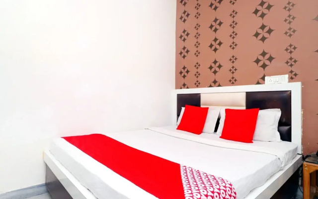 Oyo 40853 Hotel Classic