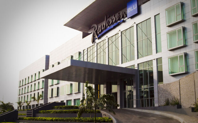 Отель Radisson Blu Anchorage Лагос вид на фасад