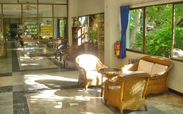 Jomtien longstay hotel вид на фасад