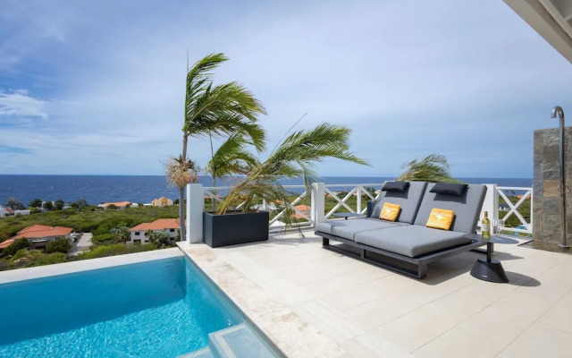 Villa Azure Vista 6BR Luxury Stay w 2 Pools
