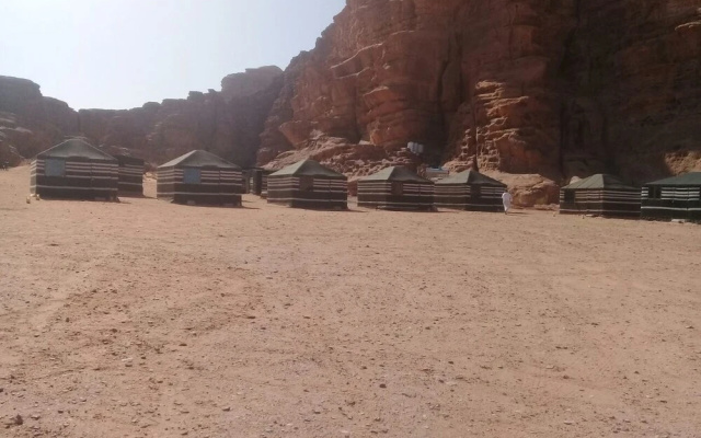 Rum Bedouin Classic Camp