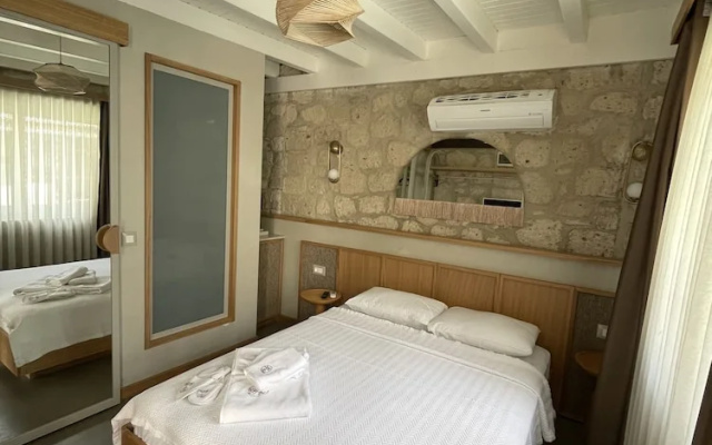 Monk Alacati - Adults Only