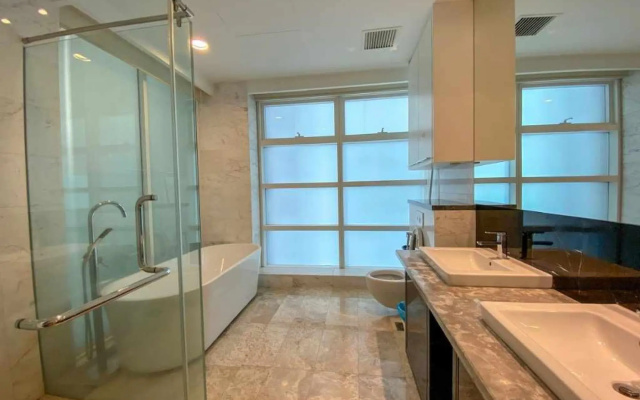#23 BATH TUB SKY POOL 2 Bedroom Apt KLCC =)