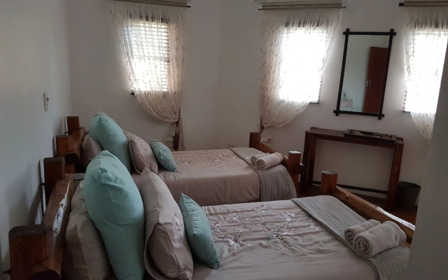 Buffalo Hill Safari Lodge