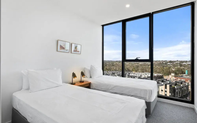 Stylish City-view Apartment With Amenities