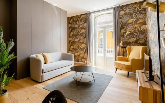 BOUTIQUE Rentals-Art & Charm II Apt w/ Terrace