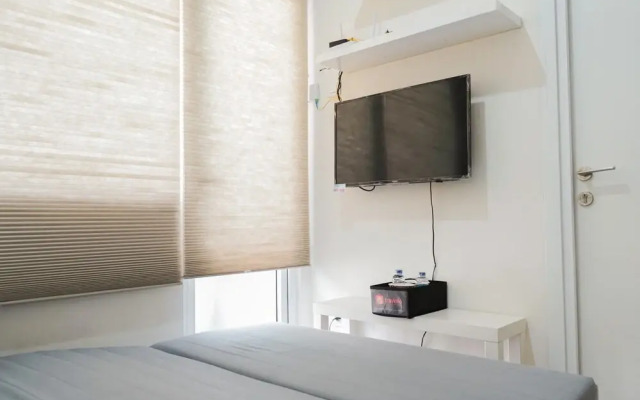 2Br Apartment with Sofa Bed at Green Pramuka City