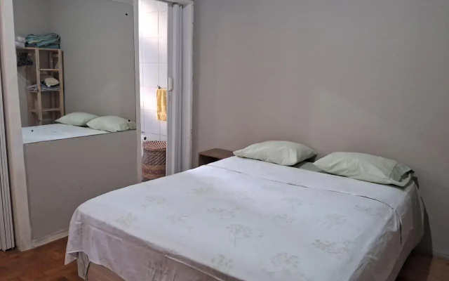 Pequeno e aconchegante Studio, bem localizado