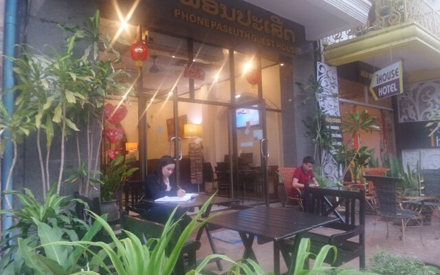 Phonepaseuth Guesthouse in Vientiane, Laos from 36$, photos, reviews - zenhotels.com hotel front