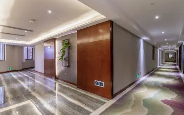Hua Yi  Hotel
