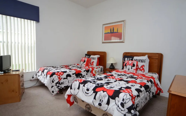 4648 5- Bdrm'Slake Views Facing Poolwater View