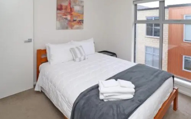 Central Hamilton Apartment on Vialou St